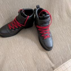 Bottines CHAMONIX de chez ROSSIGNOL Taille 42,5 ,marron cir&eacute; pour homme , comme neuves.