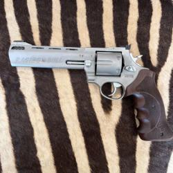 Taurus Raging Bull cal. 44MAG