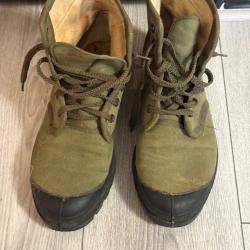 Chaussures arm&eacute;e en toile