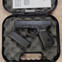 Pistolet GLOCK 19 Gen 3 - Trijicon - Cal. 9x19 + Mallette, 2 chargeurs (Occasion)