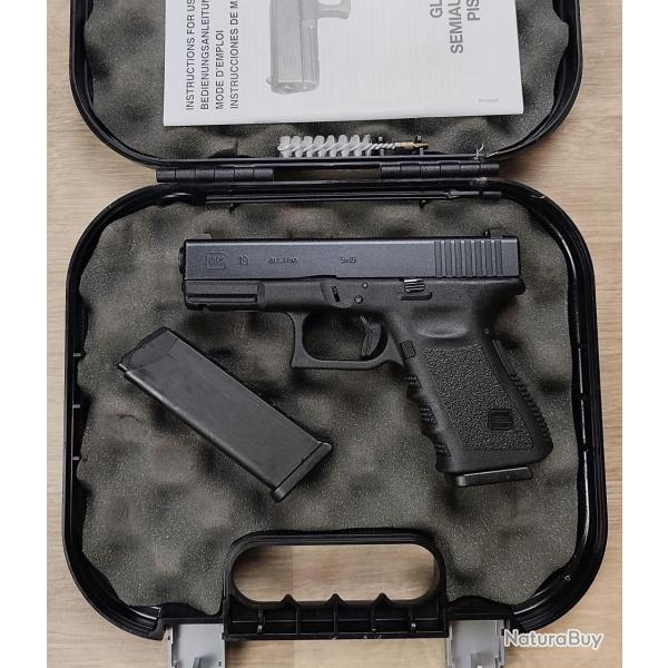 Pistolet GLOCK 19 Gen 3 - Trijicon - Cal. 9x19 + Mallette, 2 chargeurs (Occasion)
