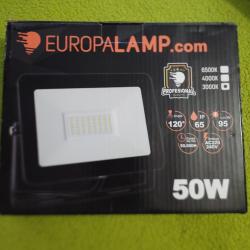 Lampe projecteur 50w 220 v  3000k IP65 Professionnels