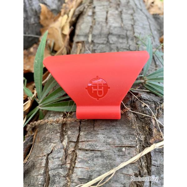 Attache antenne HUNTPOWER - GRAV� PERSONNALIS� Rouge