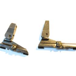El&eacute;ments de vis&eacute;es auxiliaires  avant et arriere  fusil FRF1 ref 65                         box 263
