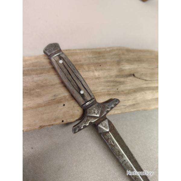 Dague de vertu h�tre