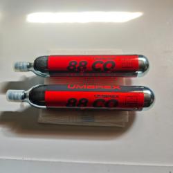 Vends lot de 2 cartouches CO2 umarex 88g neuves