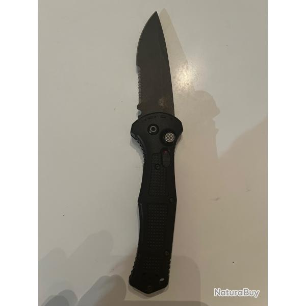 COMME NEUF : Authentique Couteau Benchmade Claymore (9070SBK) Auto Lame  mixte - Noir + sa housse.