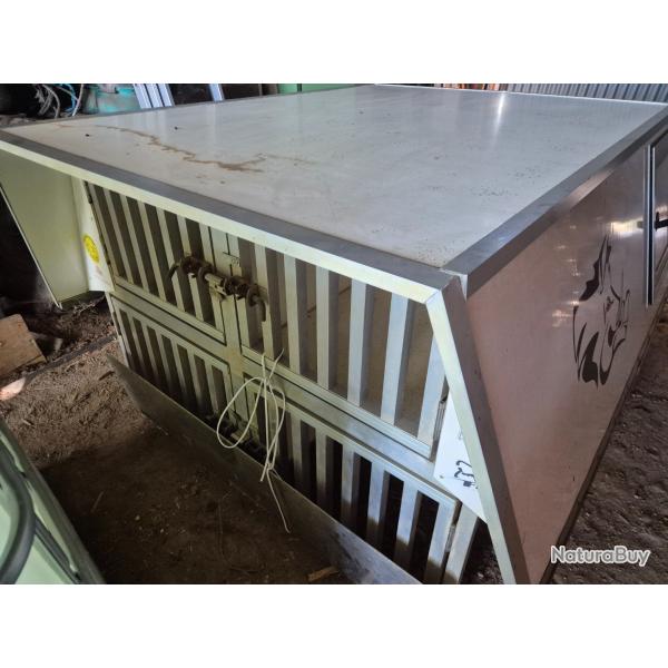 Caisse � chien