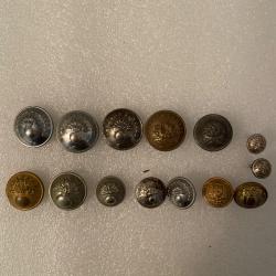 Lot boutons divers , pompier , infanterie