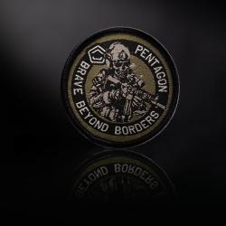 Patch moral Pentagon Brave Beyond Borders tiss&eacute; polyester - Multicolore