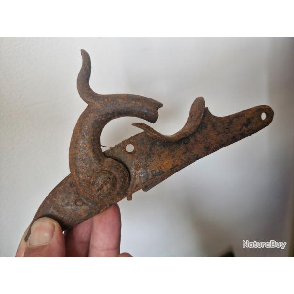 PLATINE DE FUSIL XIXE A PERCUSSION AVEC MARQUAGES
