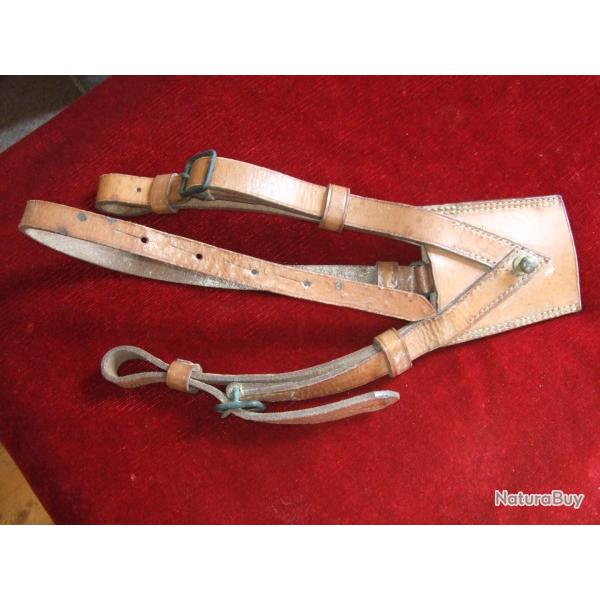 Gousset de ceinturon  pour sabre Anglais ( fauve ) . ( collection ) .