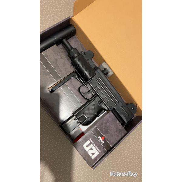 Mini uzi iwi