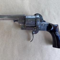 Vends rare r&eacute;volver v&eacute;ritable Lefaucheux calibre 7 &agrave; broche grav&eacute; au nom d'Alphonse Caron