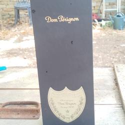 Bouteille de champagne Dom P&eacute;rignon mill&eacute;sim&eacute; 2015