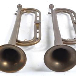 2 trompettes , clairon de cavalerie / huziekhandel hanssen speakholerhide
