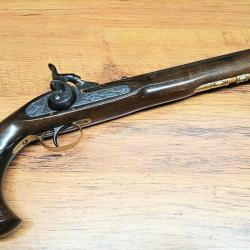 Pistolet Kentucky &agrave; percussion grav&eacute;