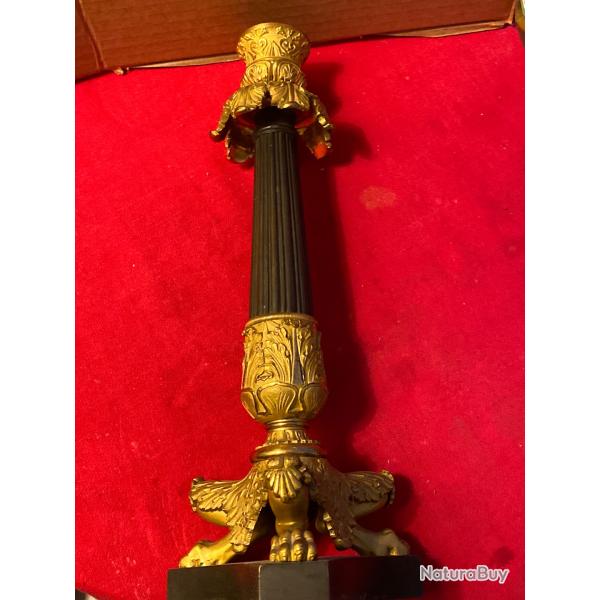 Paire de bougeoirs d'�poque Restauration