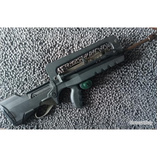 FAMAS Civil 222