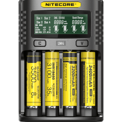 Chargeur d'accus Nitecore UM4 quatre emplacements USB