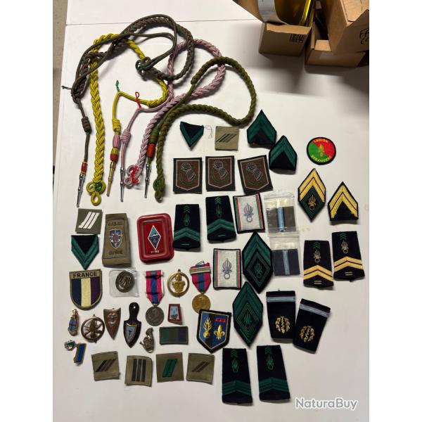 Lot d'insignes militaires fran�ais - L�gion �trang�re - Militaria