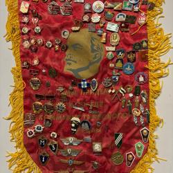 Grand fanion sovi&eacute;tique URSS L&eacute;nine - Collection d'insignes et m&eacute;dailles