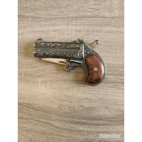 Faux Colt... Vrai couteau.