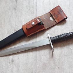 W 278942 Ba&iuml;onnette Suisse FASS 57 avec porte fourreau en cuir