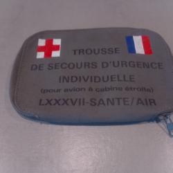 Belle trousse de secours Arm&eacute;e de l'air
