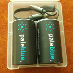 2  Piles pale blue 7400 mAh 1,5 Volts