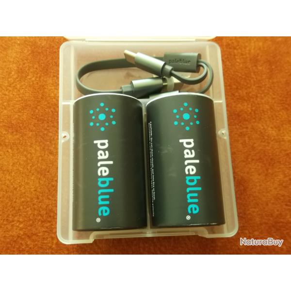 2  Piles pale blue 7400 mAh 1,5 Volts