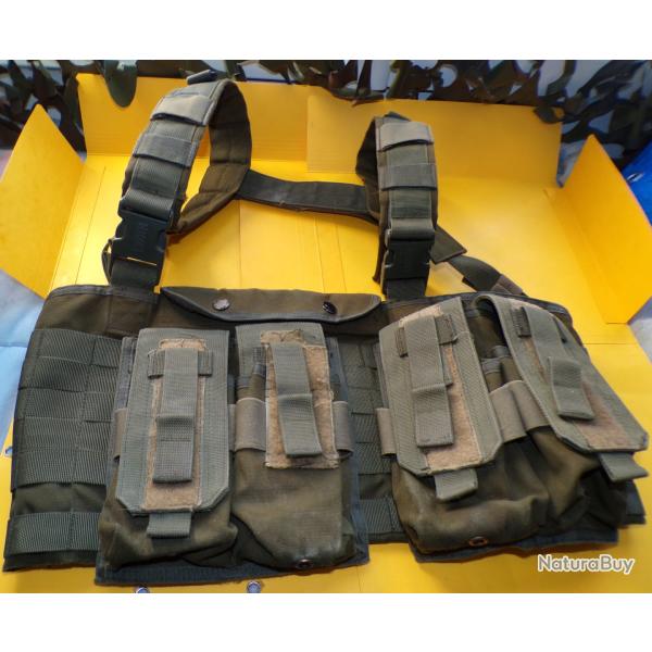 GILET VENTRAL PORTE CHARGEURS AVEC 4 POCHETTES , TAILLE UNIQUE REGLABLE PAR SANGLES ,  DEFCON 5 ,  E