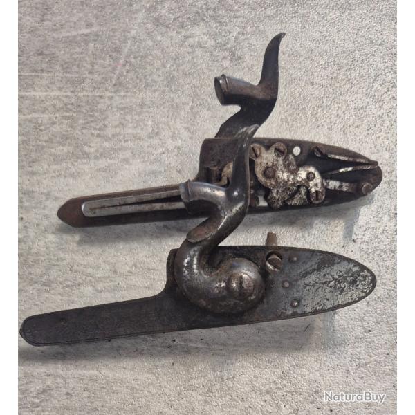 Paire de platine fusil a percussion (rep 3)