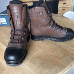 Chaussures montantes chasse et s&eacute;curit&eacute; haut de gamme neuf