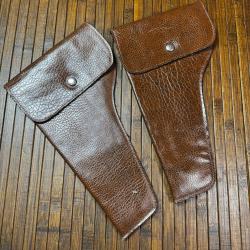 LOT DE DEUX &Eacute;TUIS CUIR MARRON INT&Eacute;RIEUR FEUTRINE ARME DE POING