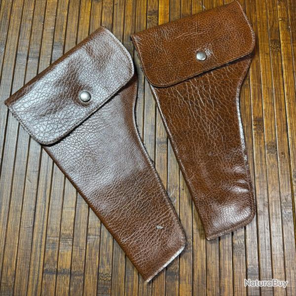 LOT DE DEUX �TUIS CUIR MARRON INT�RIEUR FEUTRINE ARME DE POING