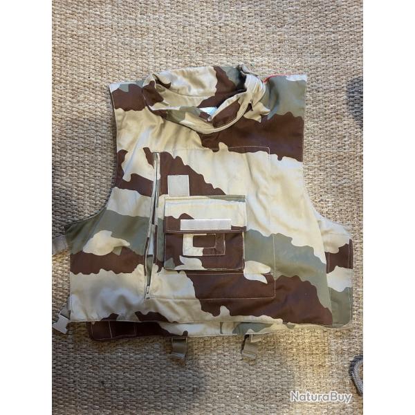 Gilet pare-�clats type F2 TTA camouflage d�sert DAGUET
