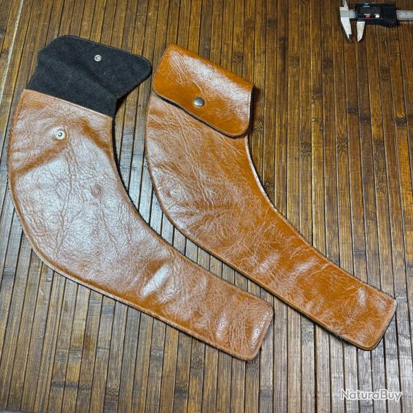 LOT DE DEUX �TUIS CUIR MARRON INT�RIEUR FEUTRINE ARME DE POING ET DIVERS -/-/-/-00