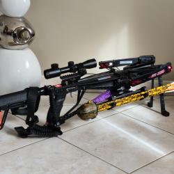 arbal&egrave;te avec equipment de chasse et pi&egrave;ces de remplacement, traits 59 pi&egrave;ces