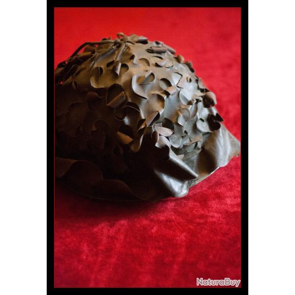 Casque Fran�ais Mod 52 , avec sa salade de camouflage . ( collection )