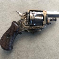 JOLI REVOLVER SORTIE DE GRENIER CAL 320