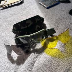 Lot lunettes de protection + masque grillag&eacute; - Airsoft