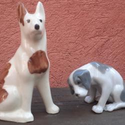 Petits chiens en porcelaine