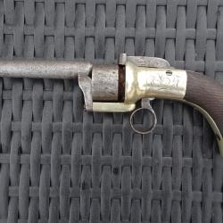 Revolver britannique Hollis & Sheth.