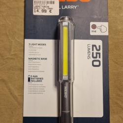 Lampe NEBO Lil Larry 250 lumens - HILMAR SUPER DESTOCK !!!