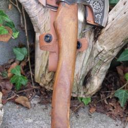 Mini Hache de Viking Ragnar Lothbrok Lame Acier Carbone 1055 Symboles Manche Bois Etui Cuir Artisan