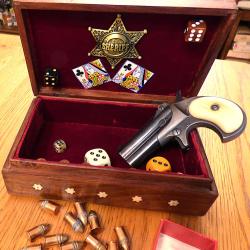 SLPLENDIDE COFFRET EN TB.ETAT POUR VOTRE DERRINGER + UNE BELLE RAMPE CAL.41 RIMFIRE AVEC 7 LOGEMENTS
