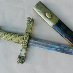 Ancienne reproduction de l'&eacute;p&eacute;e "Joyeuse" de Charlemagne - &Eacute;p&eacute;e du sacre des rois de France