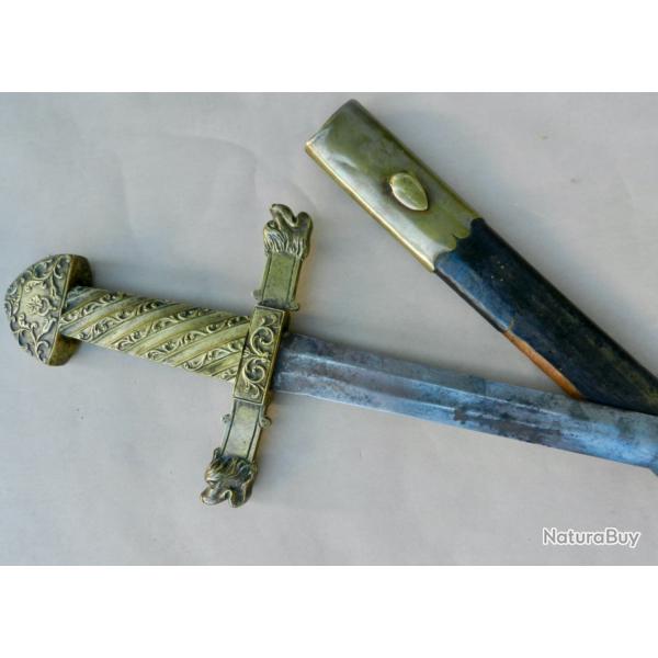 Ancienne reproduction de l'�p�e "Joyeuse" de Charlemagne - �p�e du sacre des rois de France