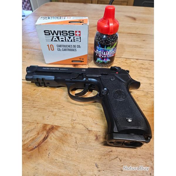 Vend Pack Pistolet BERETTA M92A1 co2 cal.4.5 + 10 co2 + billes